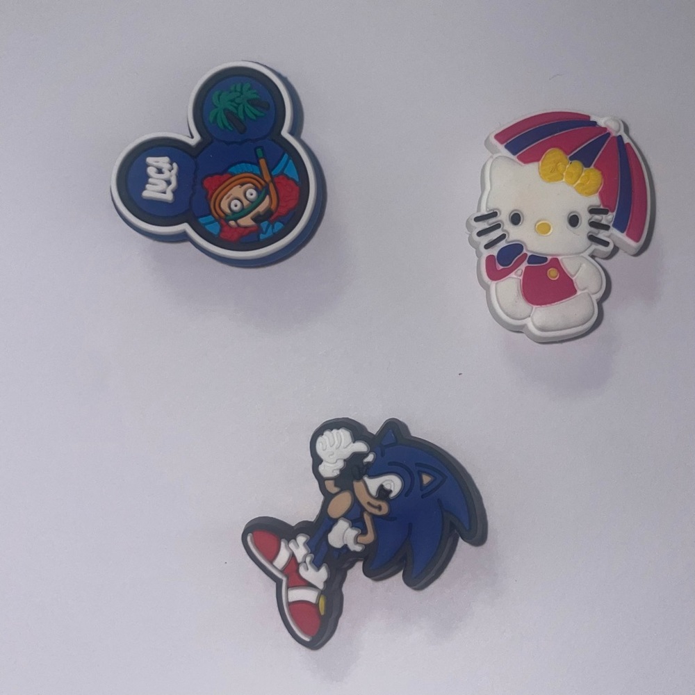 Random selection croc charms - Picture 16 of 16